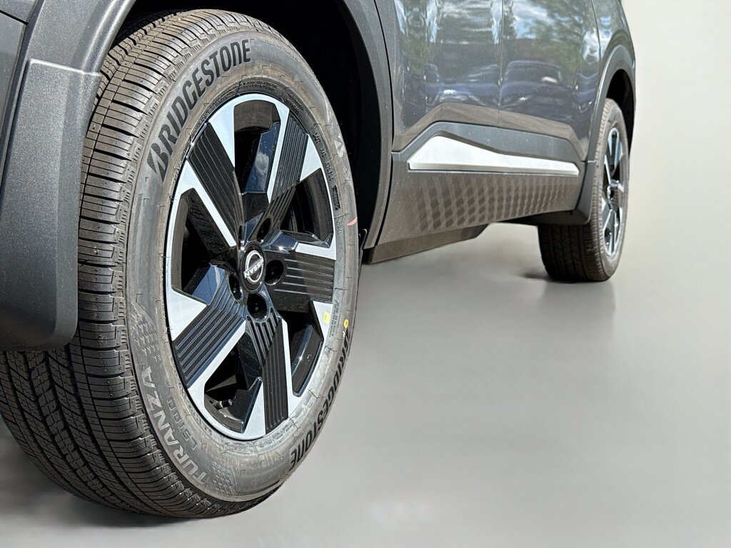New 2026 Nissan Kicks SV w/ Cold Weather Package AWD/4WD image 14