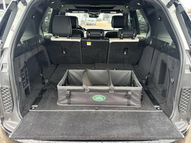 Used 2022 Land Rover Discovery HSE R-Dynamic AWD/4WD image 10