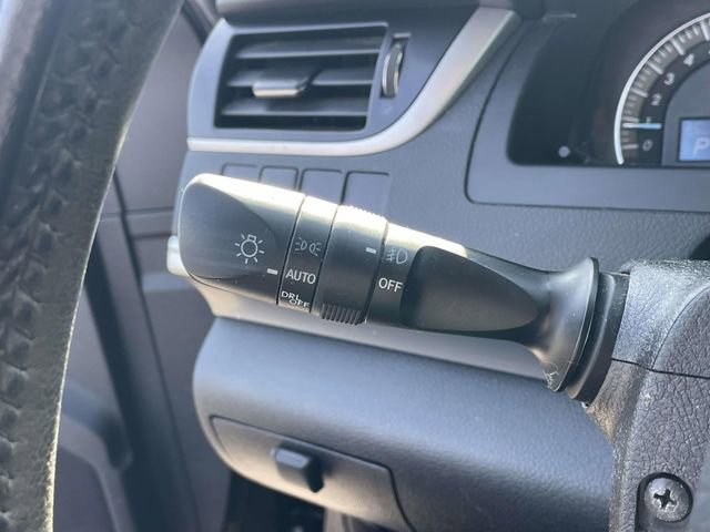 Used 2014 Toyota Camry SE image 19