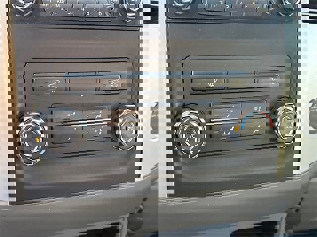 Used 2014 Nissan Frontier SV image 25