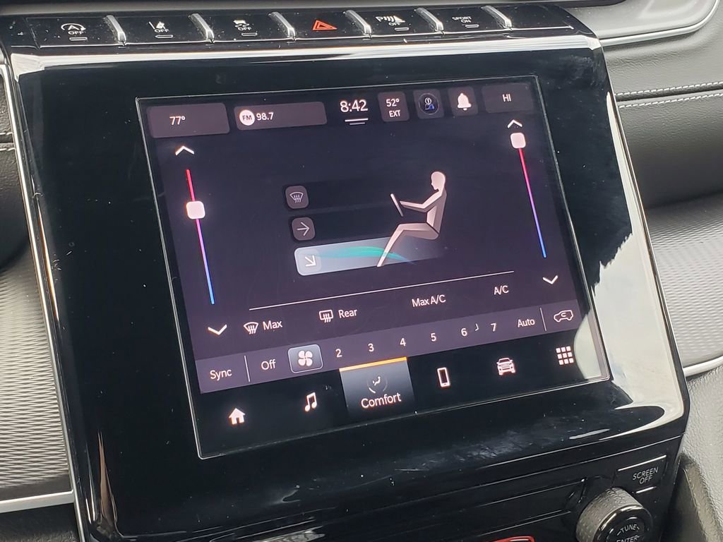 Used 2024 Jeep Grand Cherokee Laredo image 24