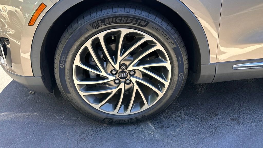 Used 2019 Lincoln Nautilus Reserve FWD image 11