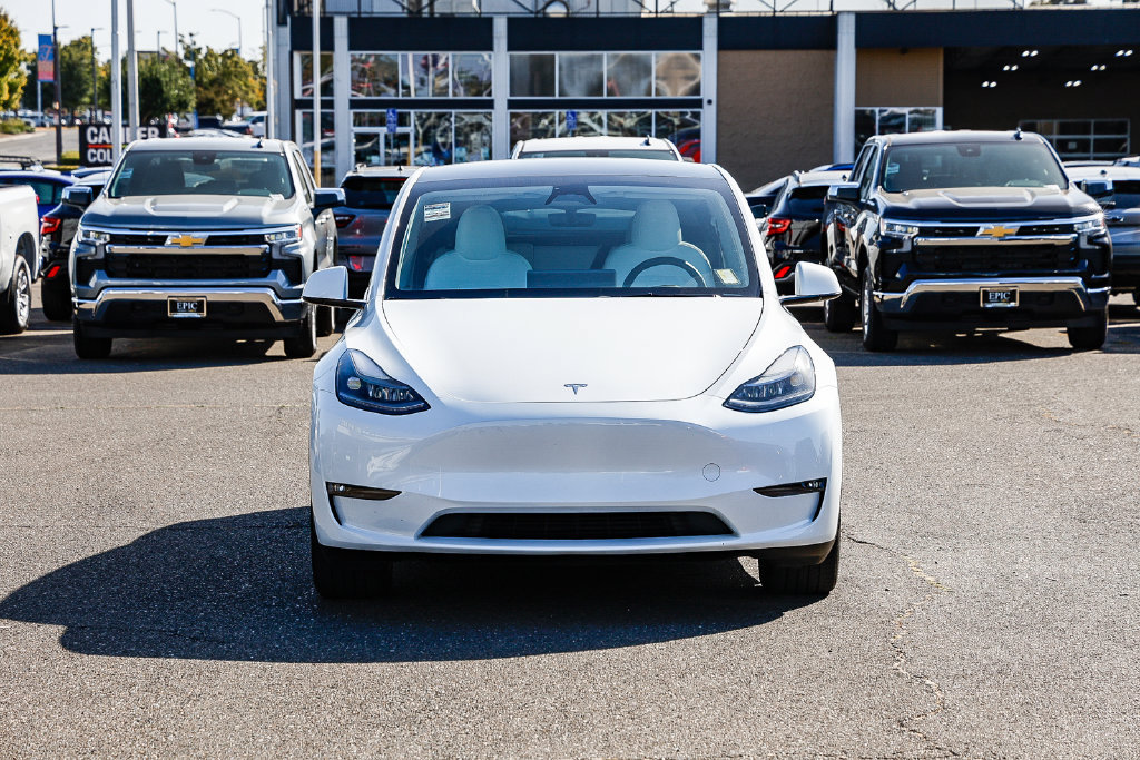 Used 2024 Tesla Model Y Long Range AWD/4WD image 6