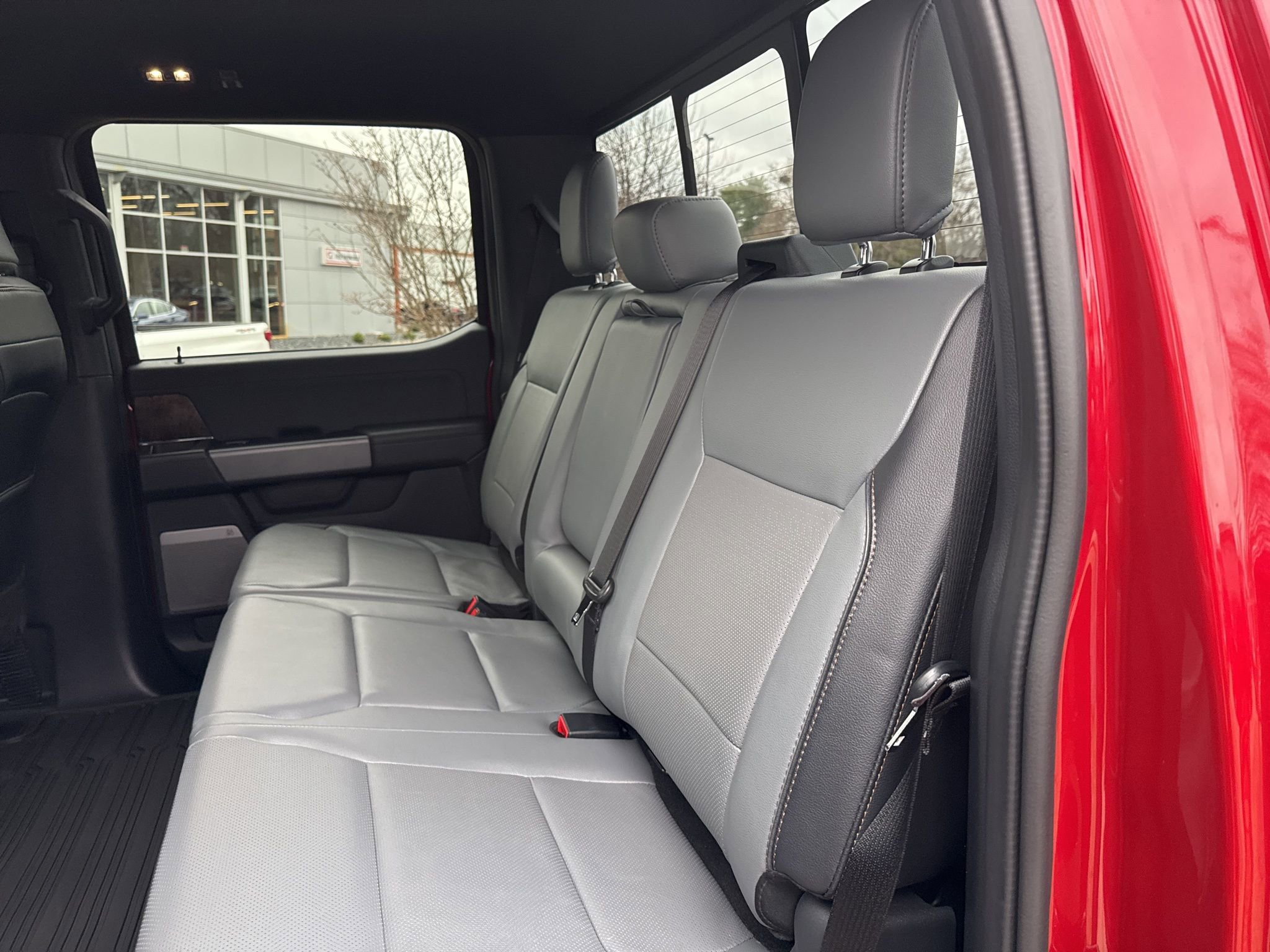 Used 2023 Ford F150 Lightning Lariat image 40