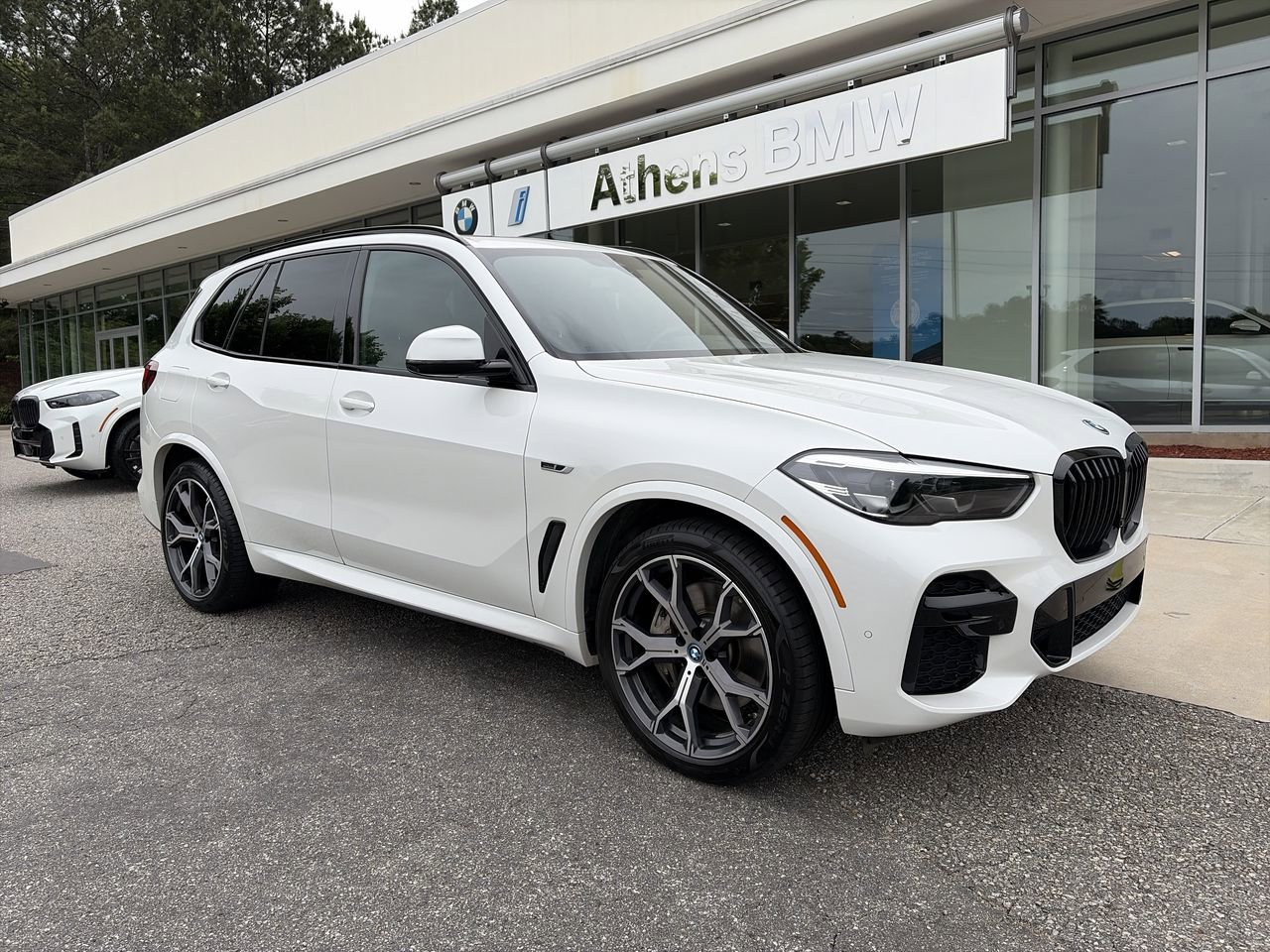 Certified 2023 BMW X5 xDrive45e w/ M Sport Package AWD/4WD image 2