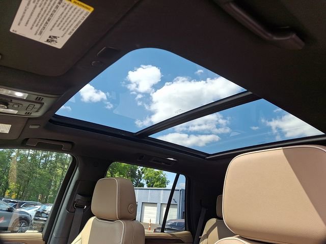 Used 2023 Chevrolet Tahoe Premier AWD/4WD image 17