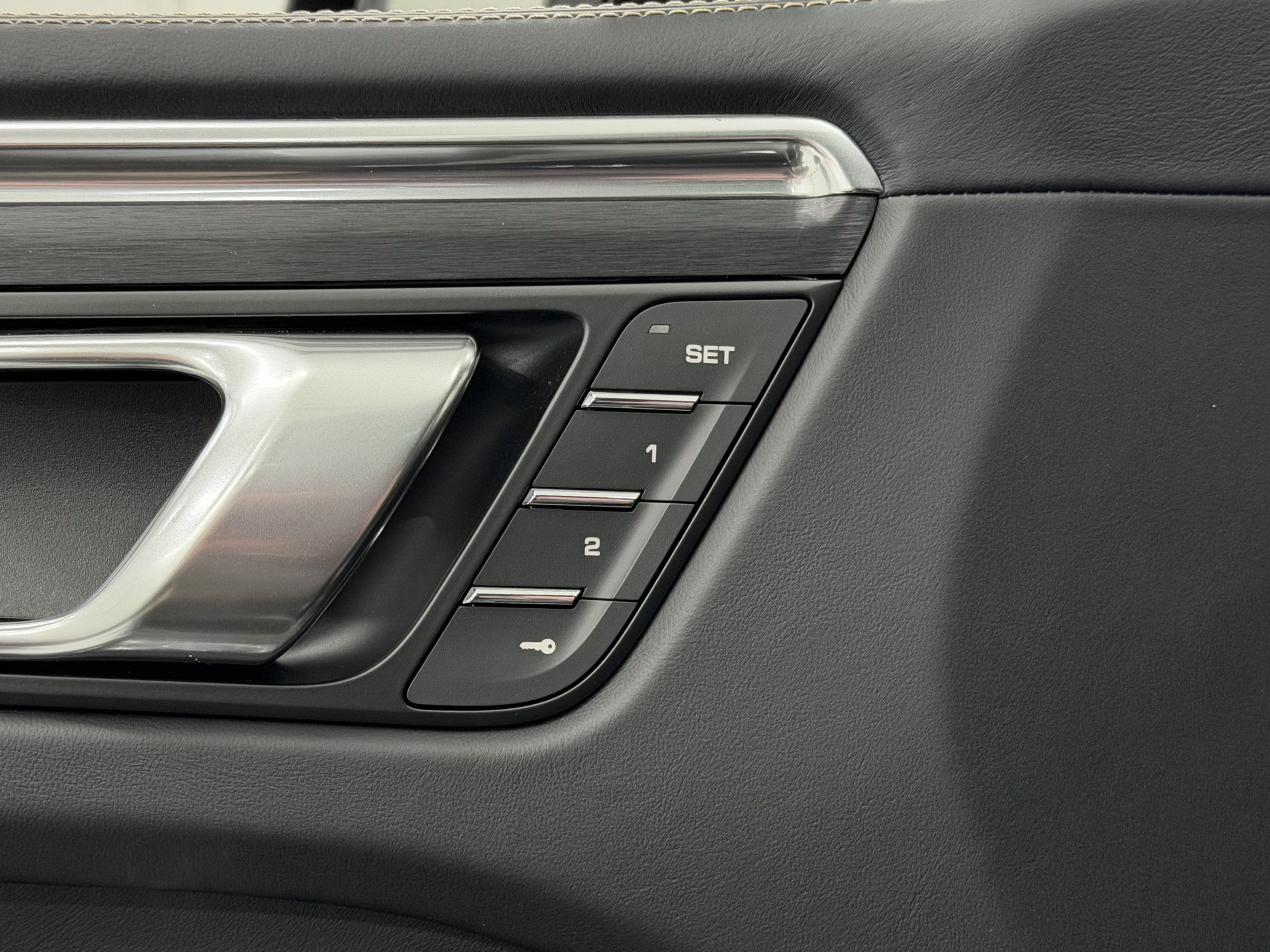 New 2026 Porsche Macan GTS image 31