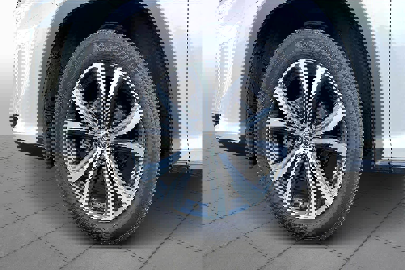 Used 2018 Lexus RX 350L image 9