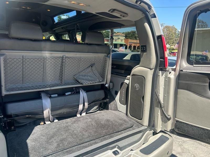 Used 2017 Chevrolet Express 2500 RWD image 6