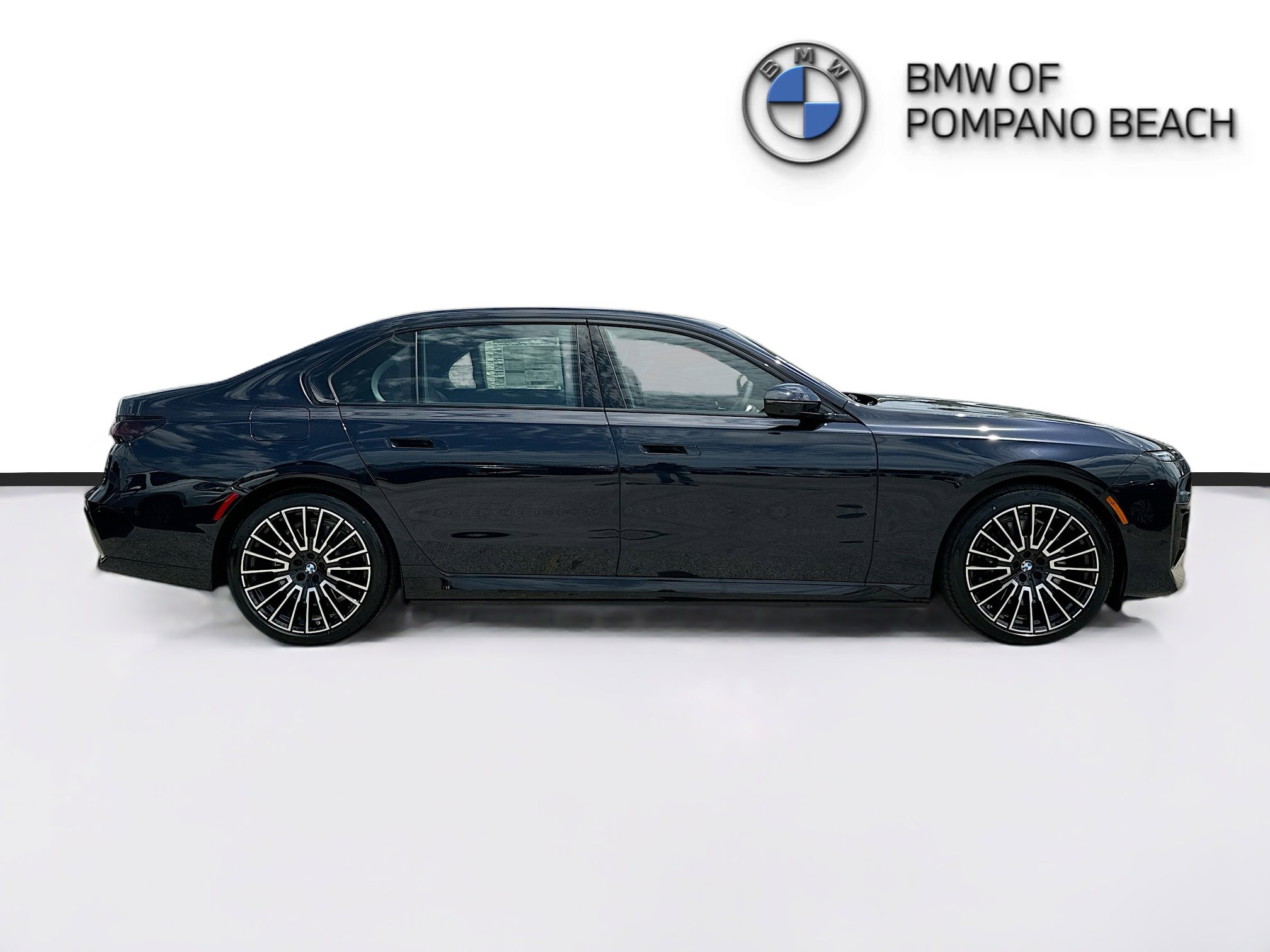 New 2025 BMW 750e xDrive w/ Luxury Rear Seating Package image 8