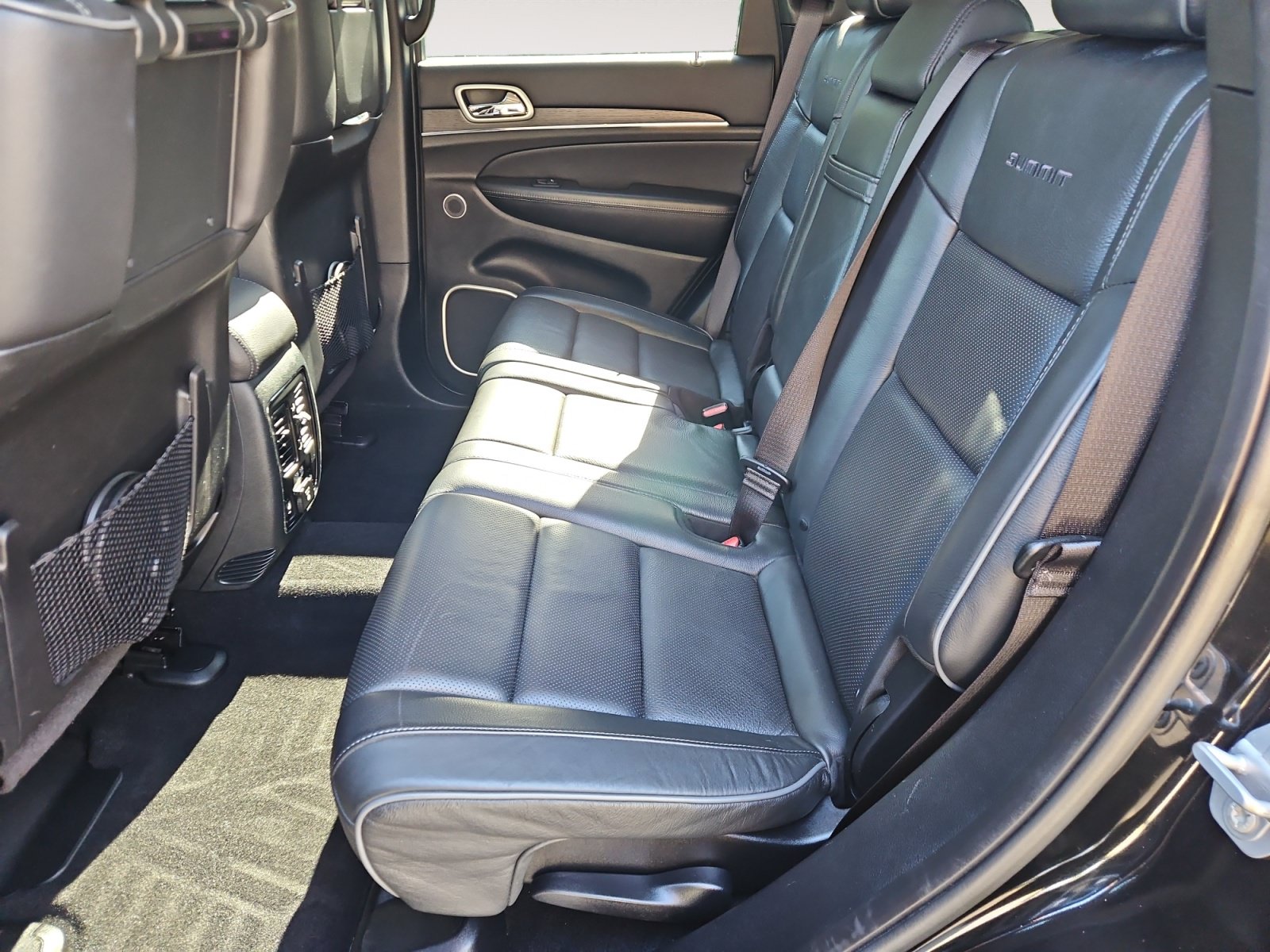 Used 2019 Jeep Grand Cherokee Summit AWD/4WD image 15
