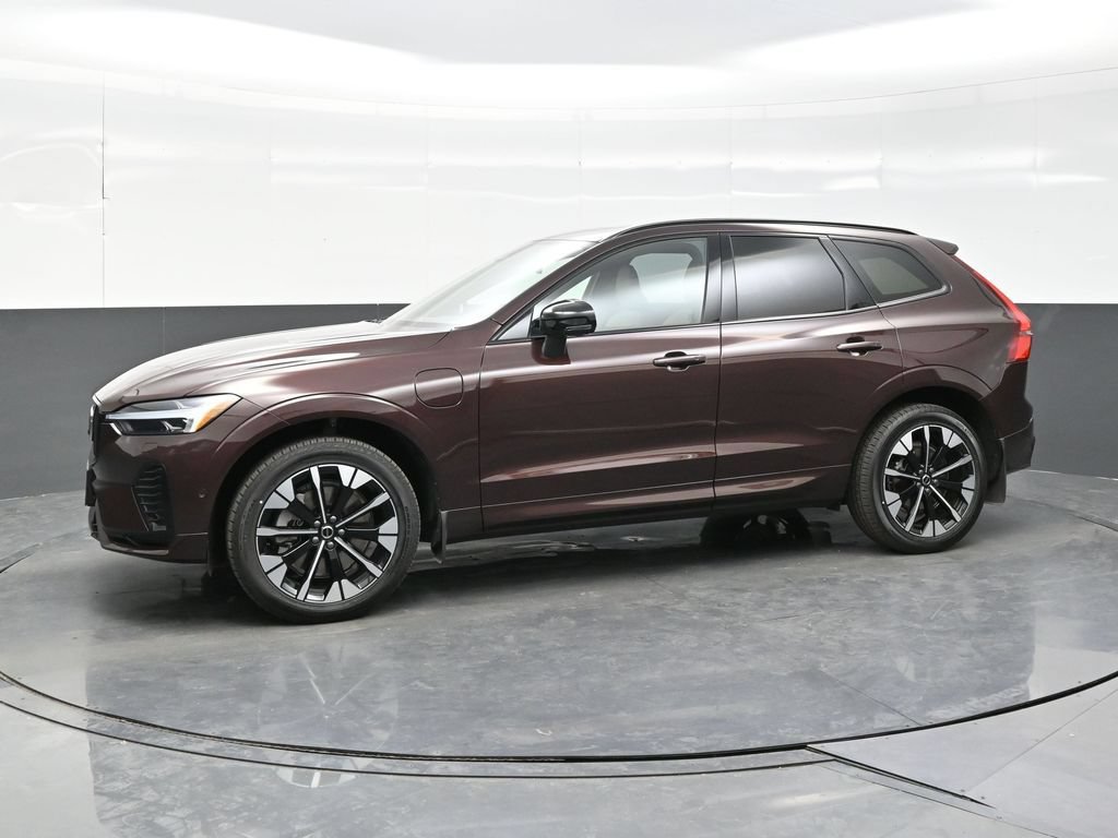 New 2026 Volvo XC60 T8 Plus w/ Climate Package AWD/4WD image 3