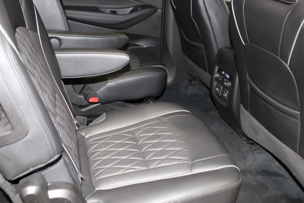 Used 2022 Buick Enclave Avenir w/ Avenir Technology Package image 24