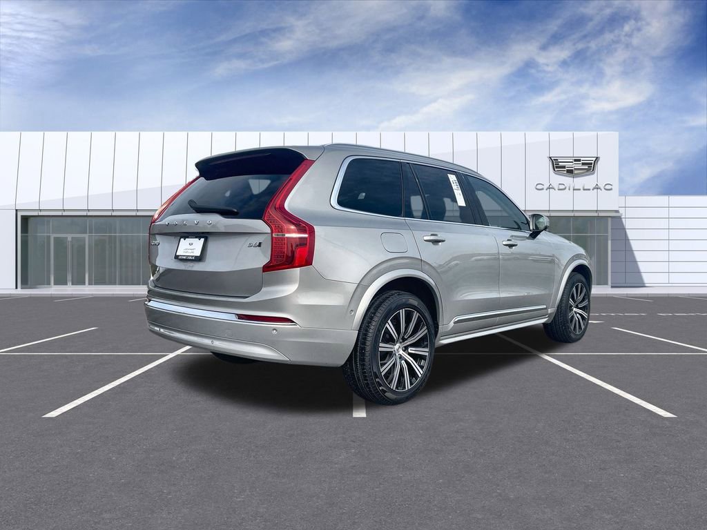 Used 2025 Volvo XC90 B6 Plus image 8