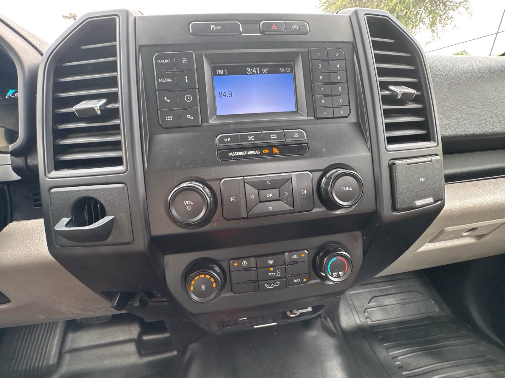 Used 2018 Ford F150 XL w/ Trailer Tow Package w/101A RWD image 19