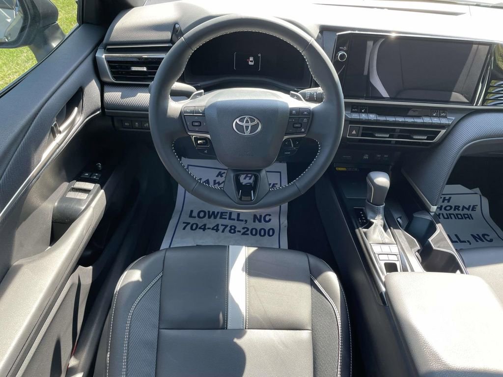 Used 2026 Toyota Camry SE w/ Multimedia Upgrade Package image 11