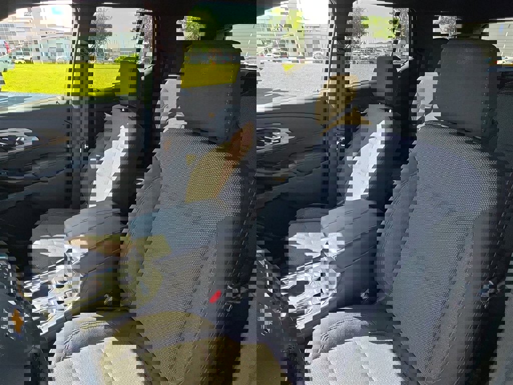 Used 2023 Chevrolet Traverse LT image 13