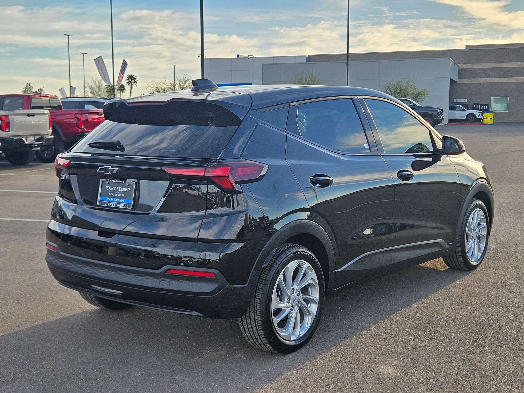New 2027 Chevrolet Bolt LT w/ Comfort Package FWD image 5