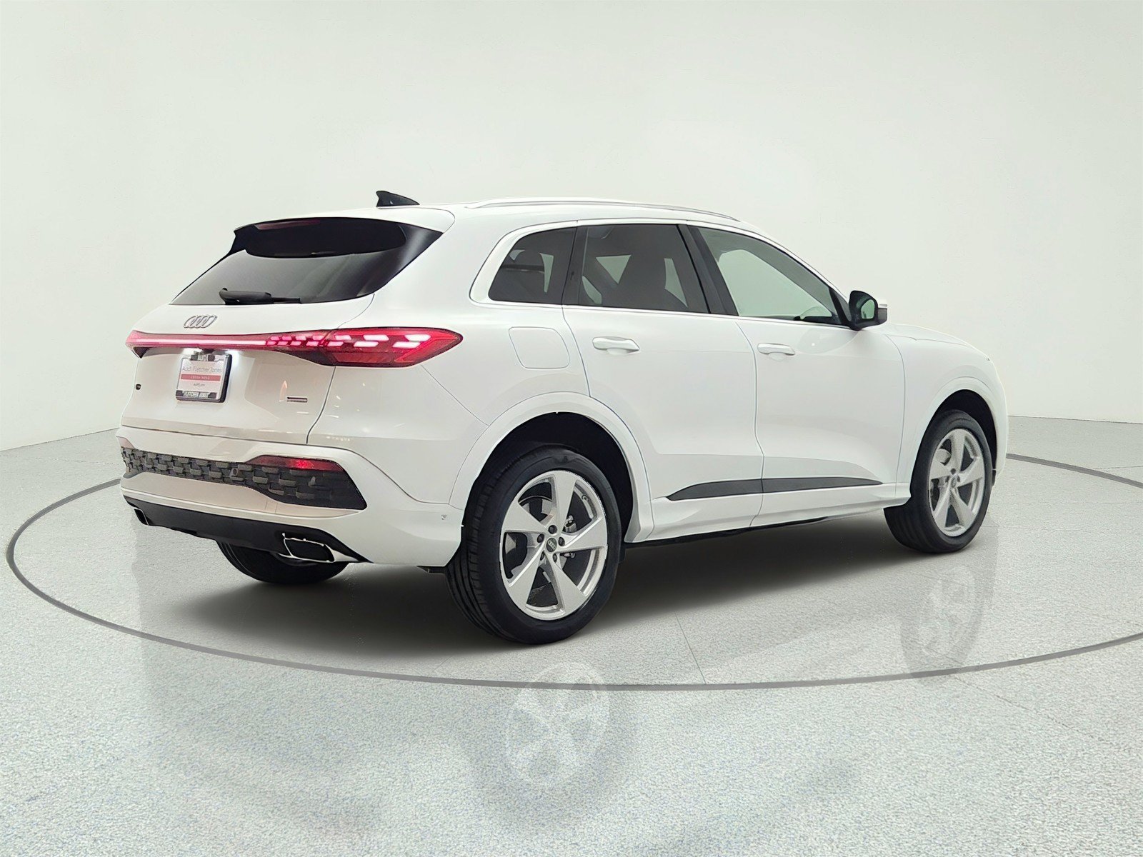 Used 2025 Audi Q5 Premium Plus w/ Premium Plus AWD/4WD image 5
