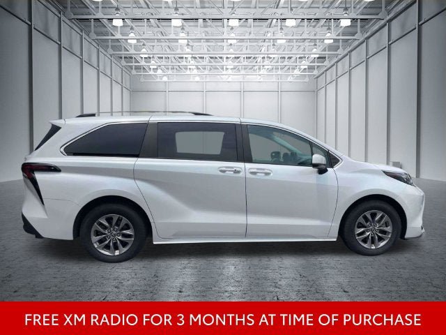 Certified 2025 Toyota Sienna XLE FWD image 5