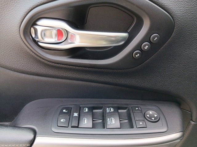 Used 2021 Jeep Cherokee Limited w/ Trailer Tow Group image 20