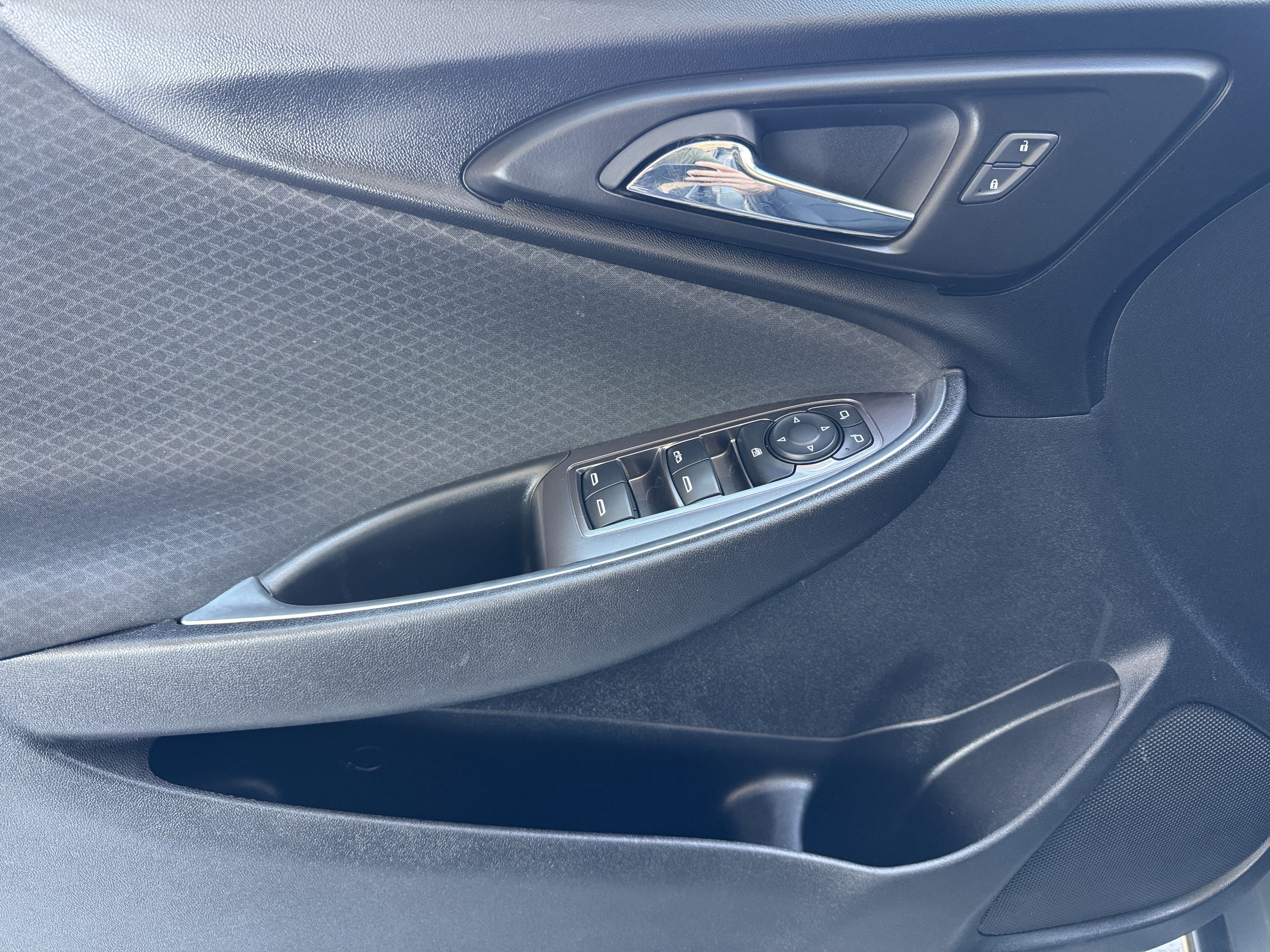 Certified 2018 Chevrolet Malibu LT FWD image 10