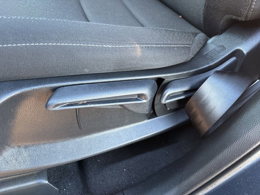 Used 2025 Honda CR-V LX image 15