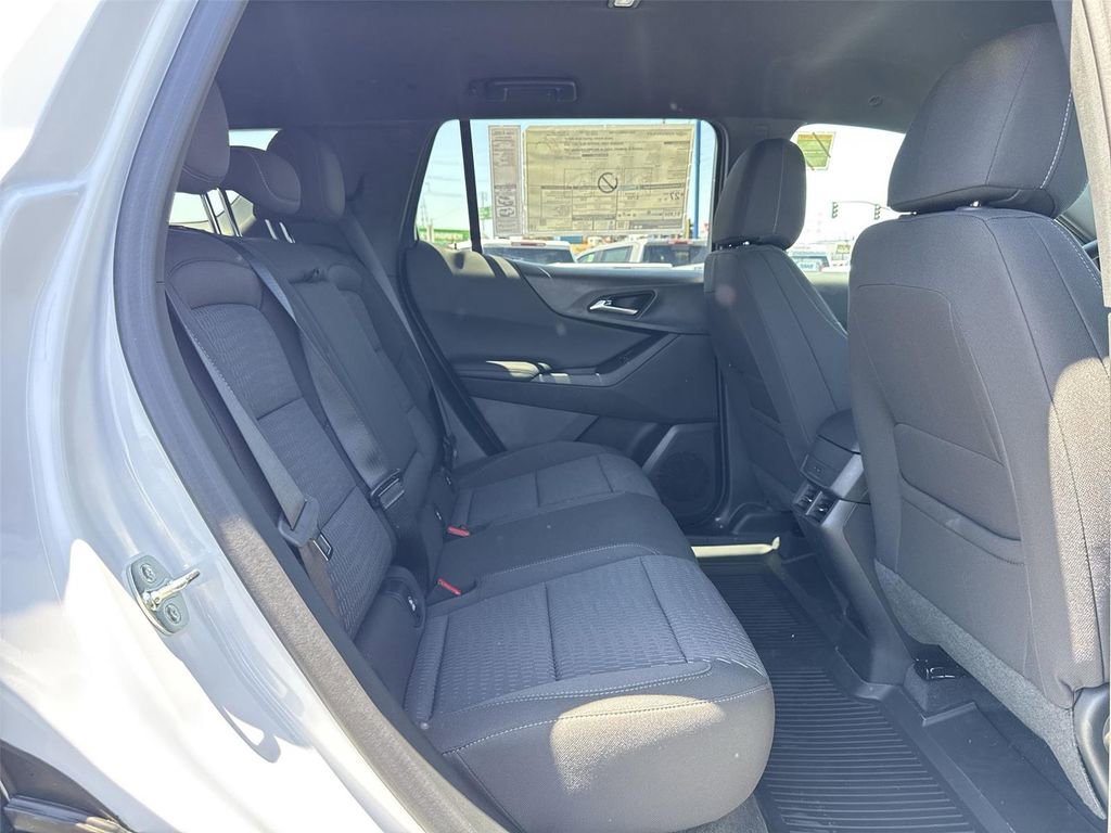 New 2026 Chevrolet Equinox LT w/ Safety and Technology Package FWD image 30