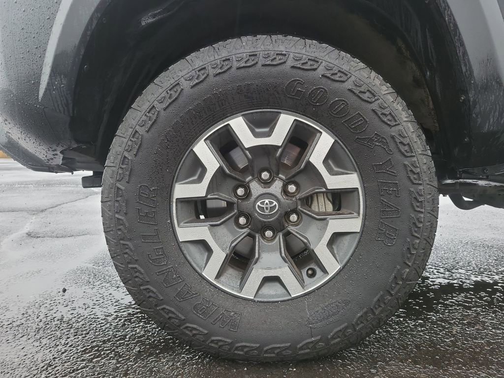 Used 2023 Toyota Tacoma TRD Off-Road w/ Technology Package image 42