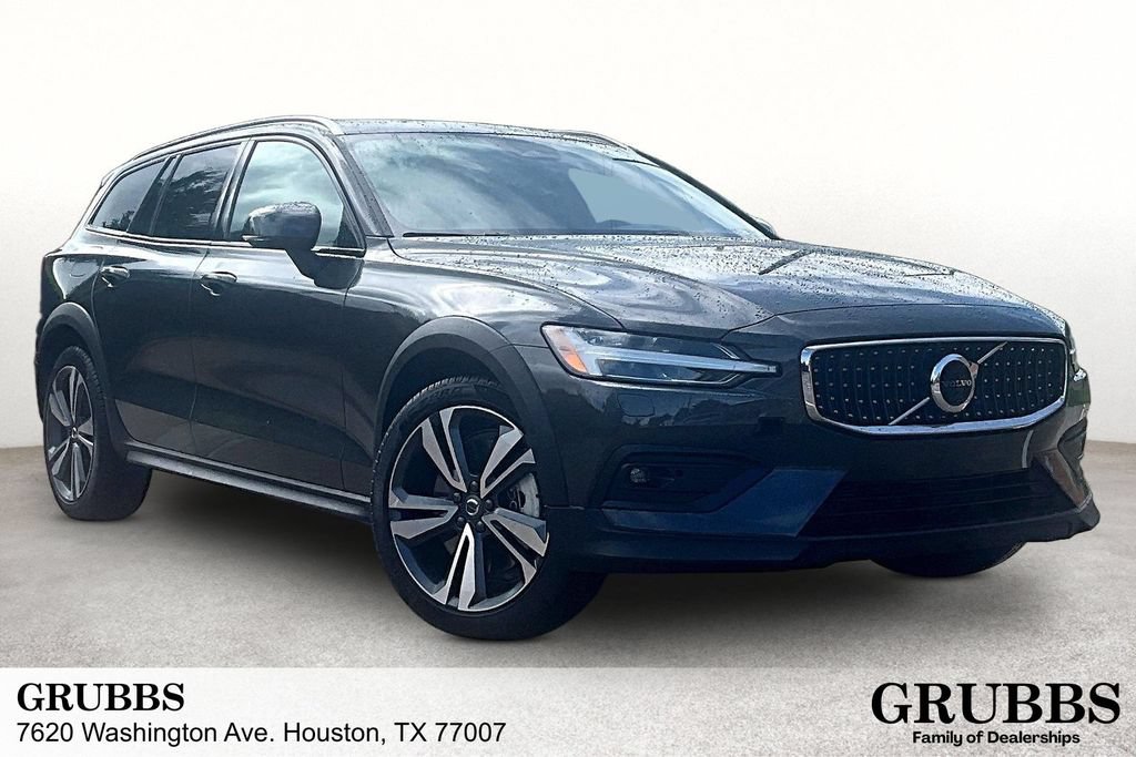 Certified 2025 Volvo V60 B5 Cross Country Plus AWD/4WD video 1