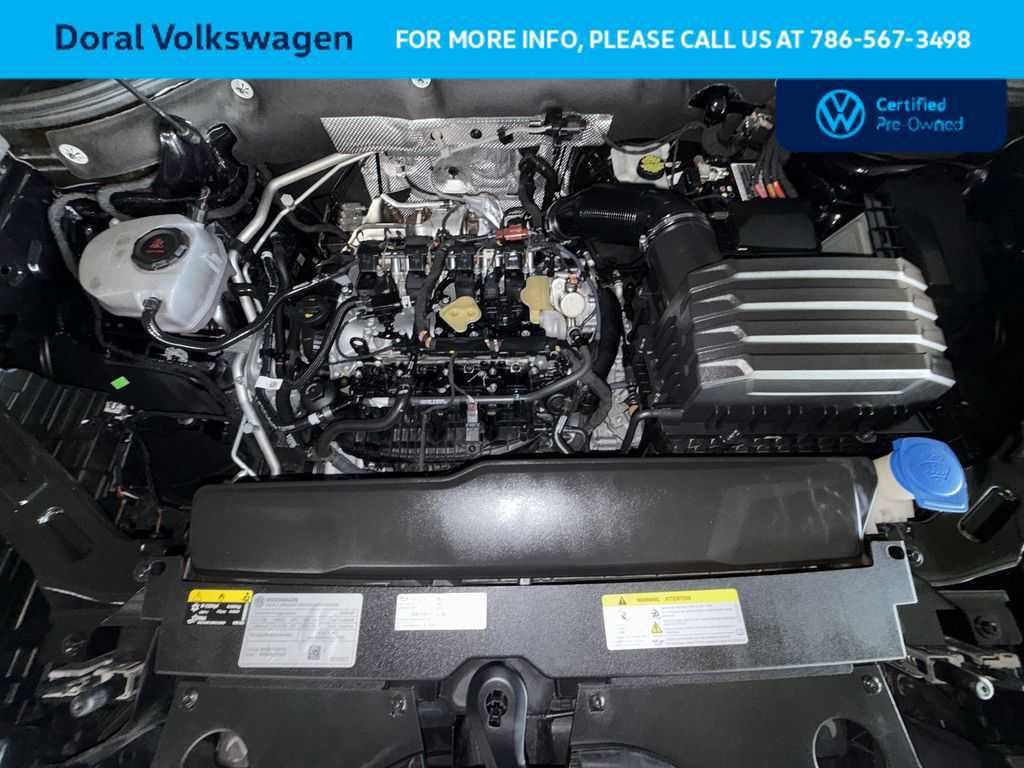 Certified 2024 Volkswagen Atlas Cross Sport SE FWD image 12