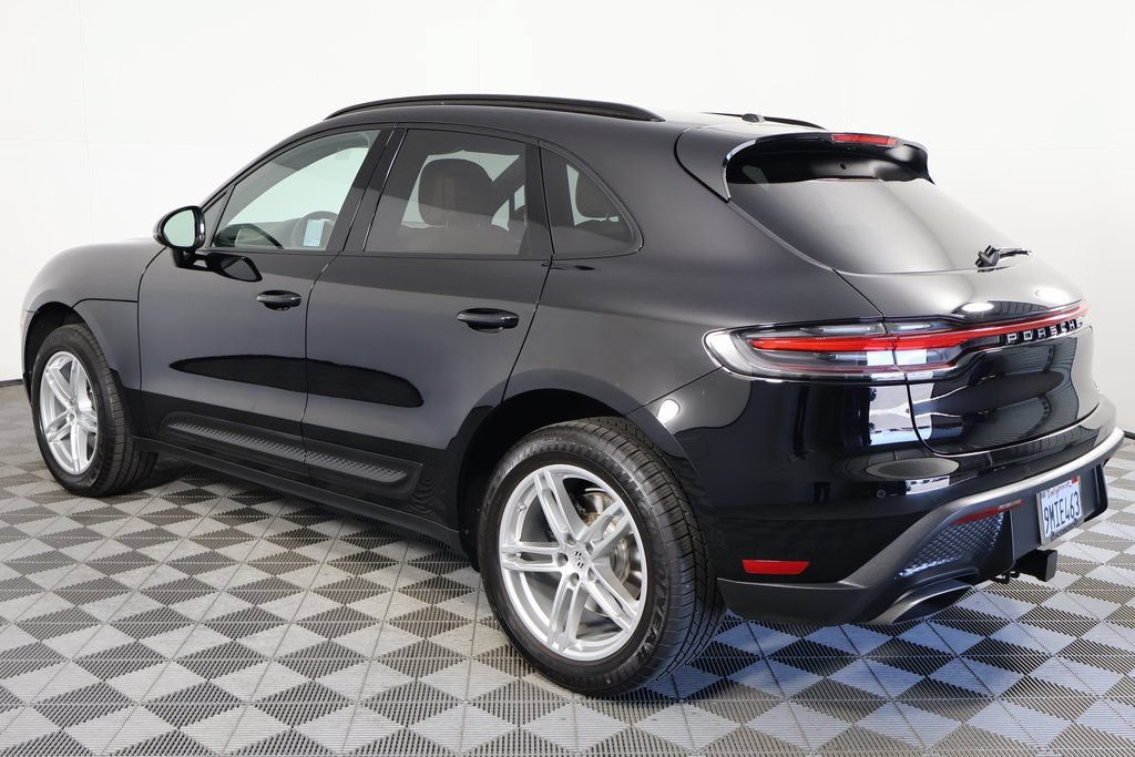 Used 2024 Porsche Macan AWD/4WD image 6