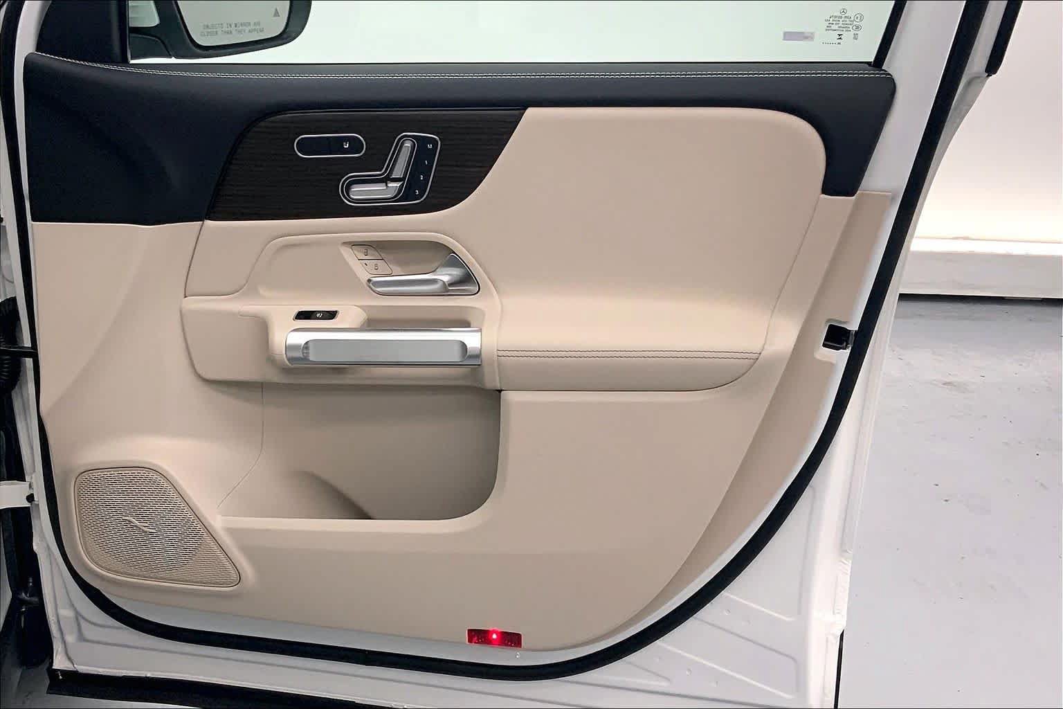 Used 2026 Mercedes-Benz GLB 250 image 10