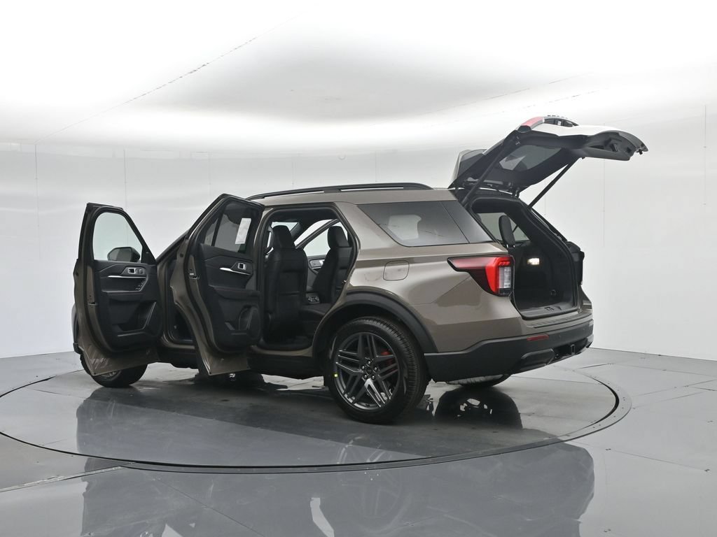 New 2026 Ford Explorer ST-Line w/ ST-Line Street Pack RWD image 26