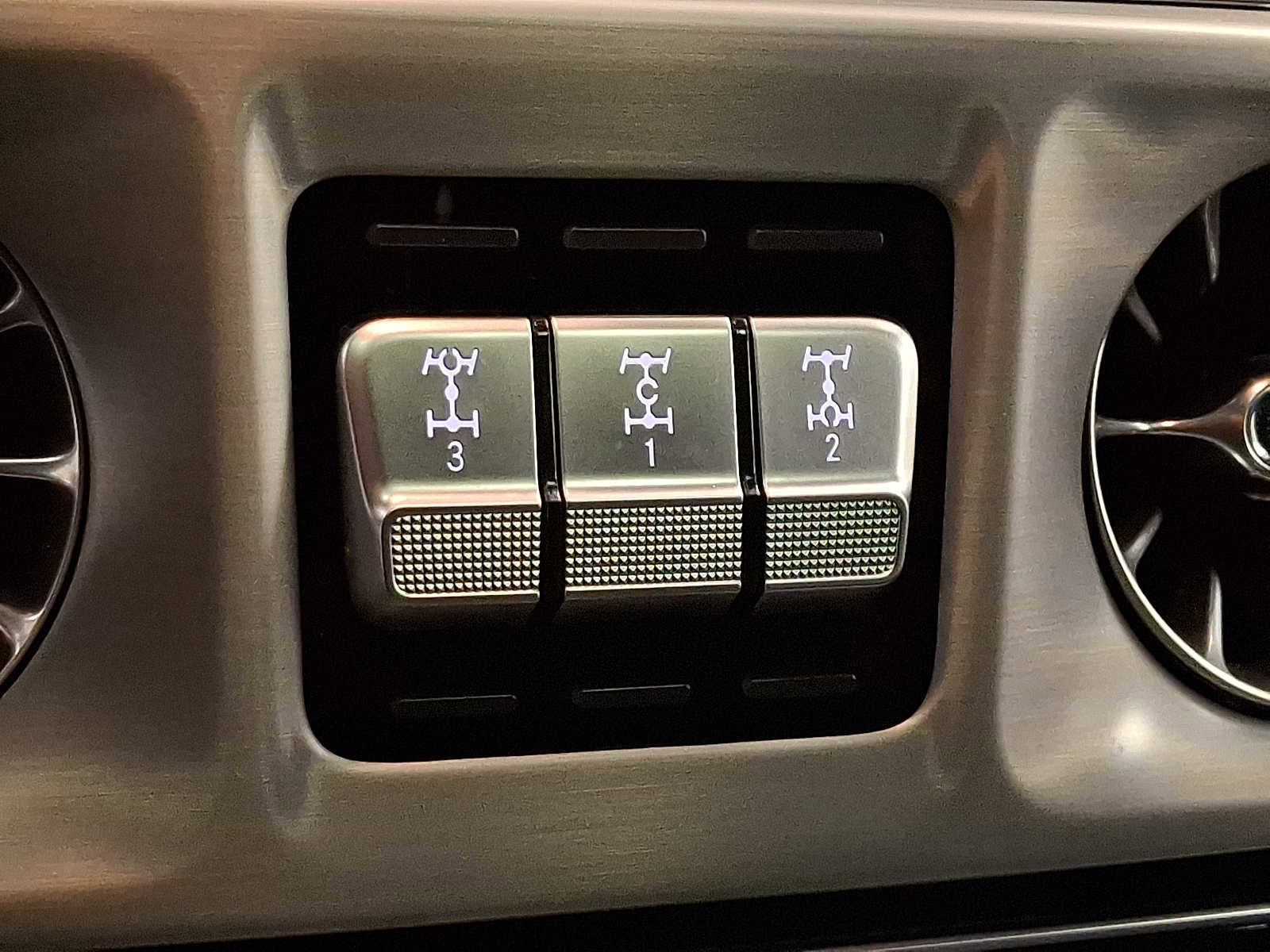 Used 2023 Mercedes-Benz G 550 image 25
