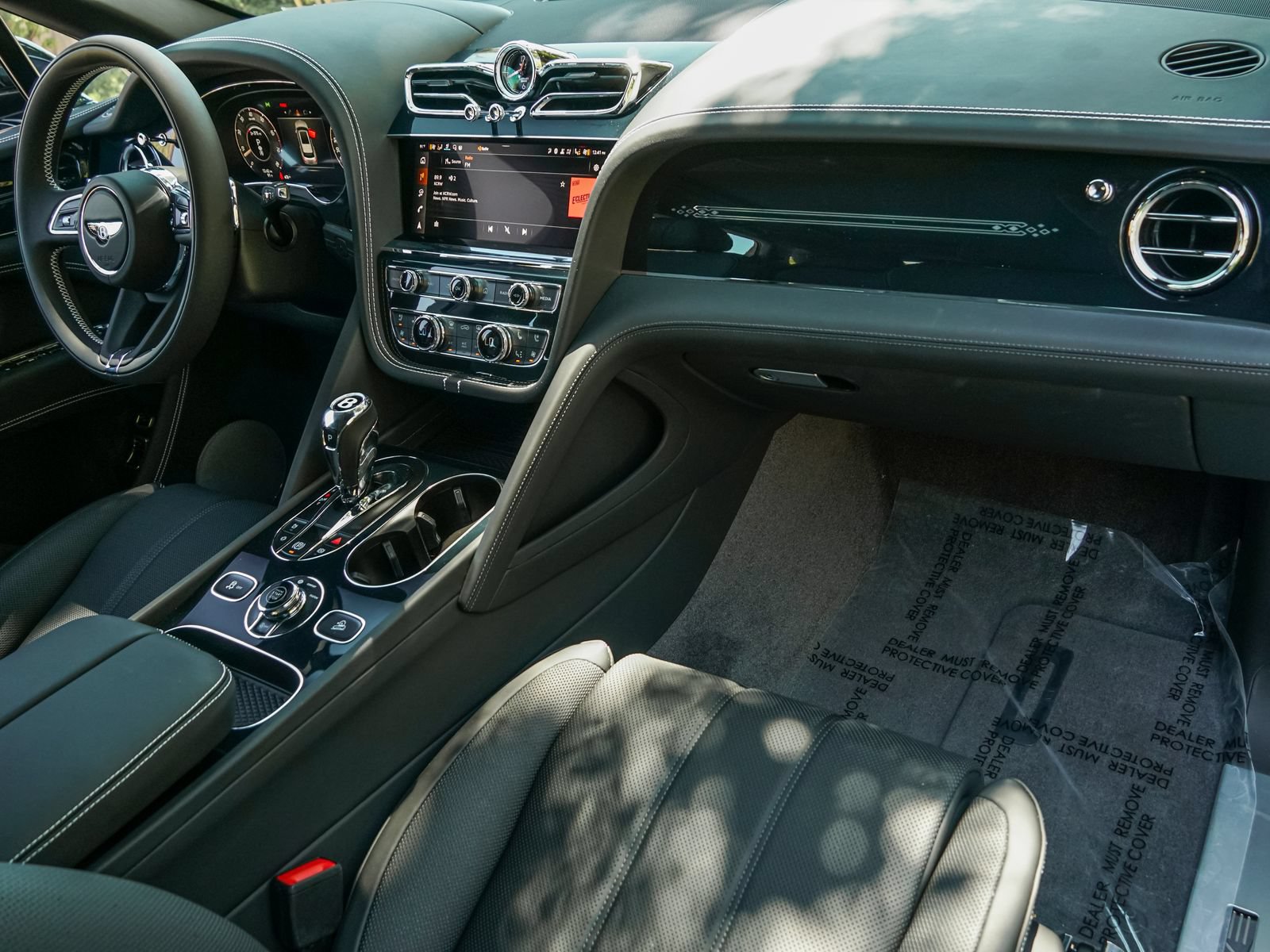 New 2025 Bentley Bentayga Extended Wheelbase AWD/4WD image 2