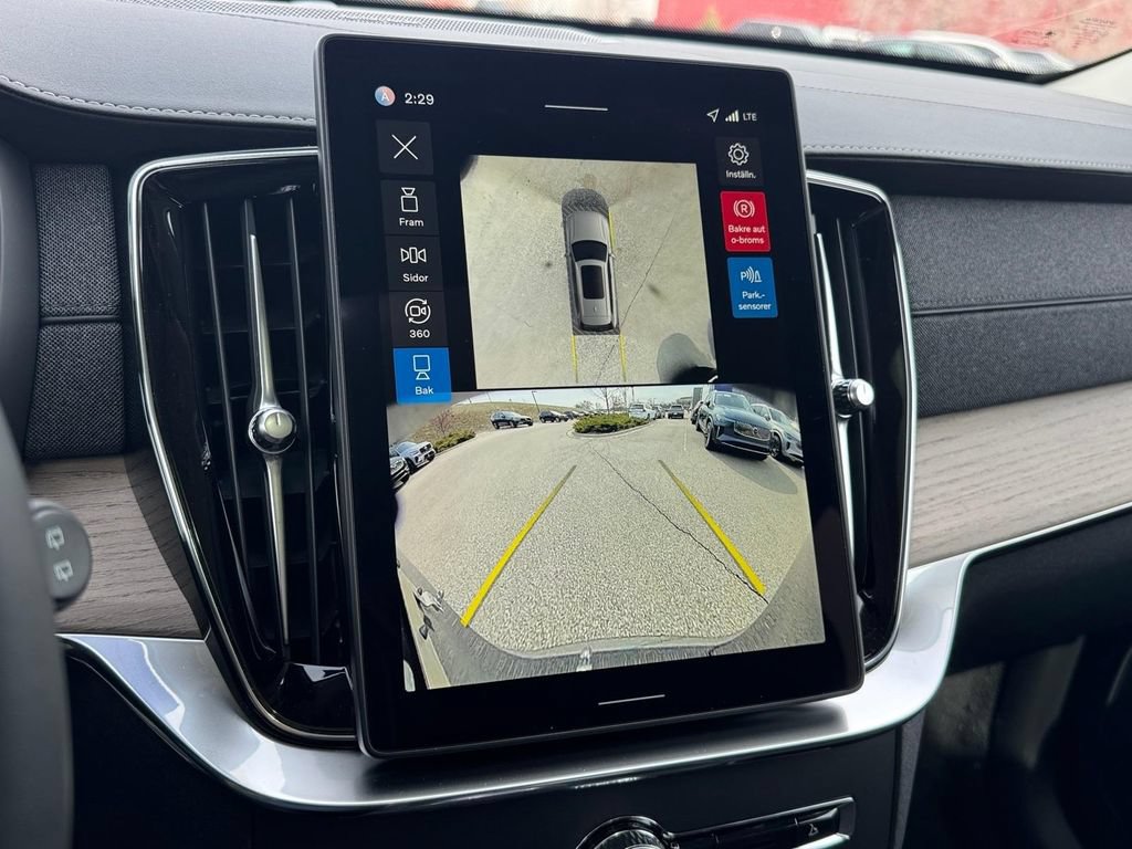 New 2026 Volvo XC90 T8 Plus w/ Protection Package Premier AWD/4WD image 18