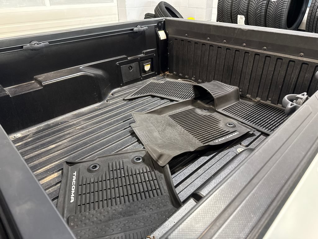 Used 2019 Toyota Tacoma TRD Off-Road AWD/4WD image 15