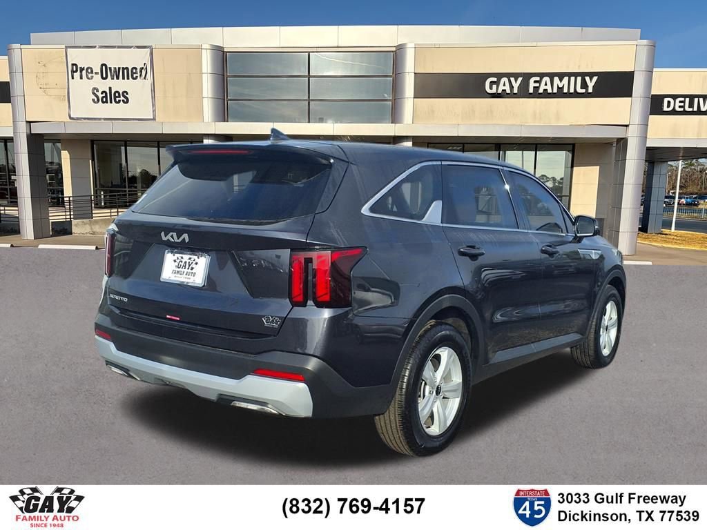 Used 2026 Kia Sorento LX FWD image 2