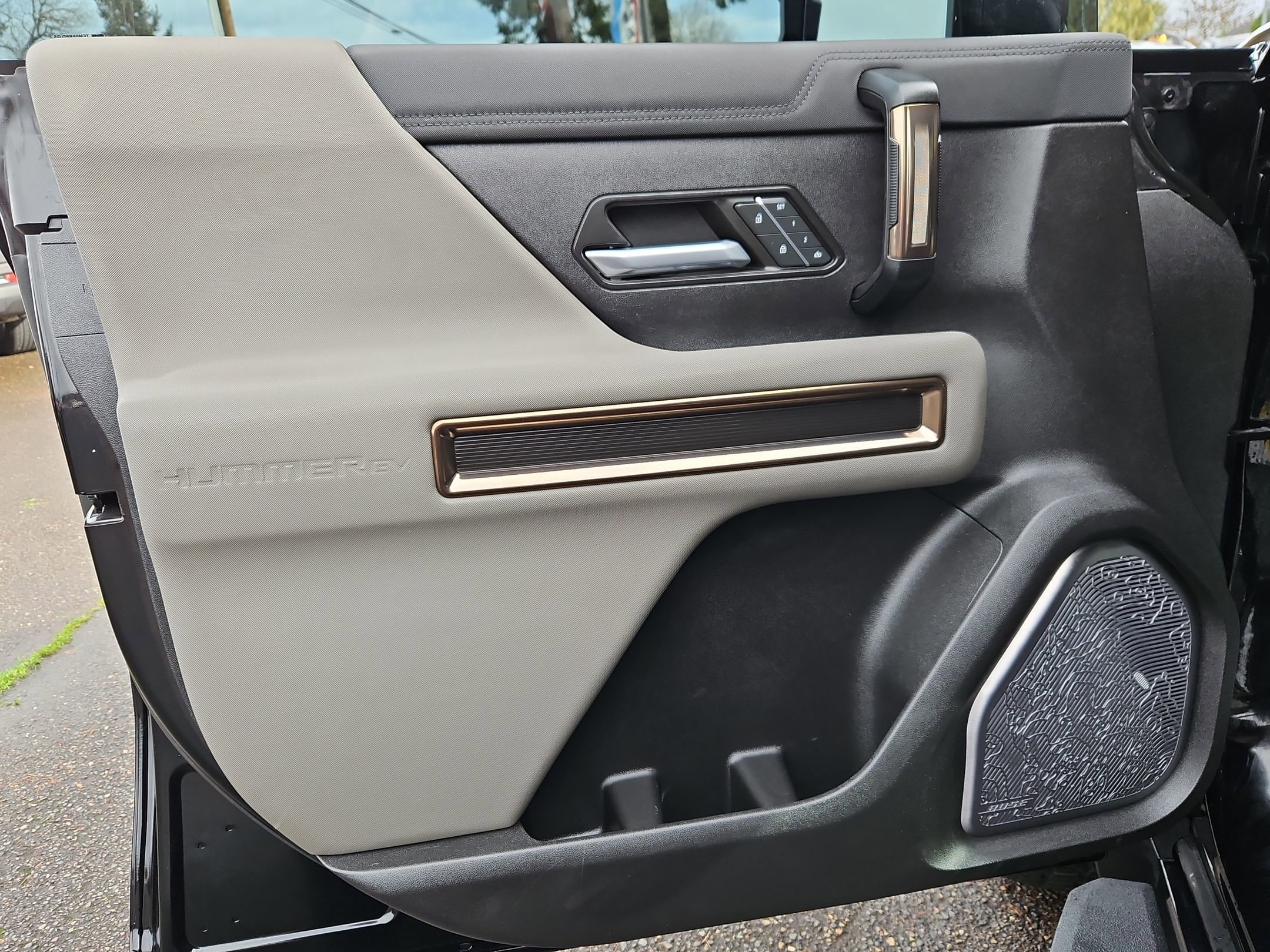 Used 2024 GMC Hummer EV 3X AWD/4WD image 9