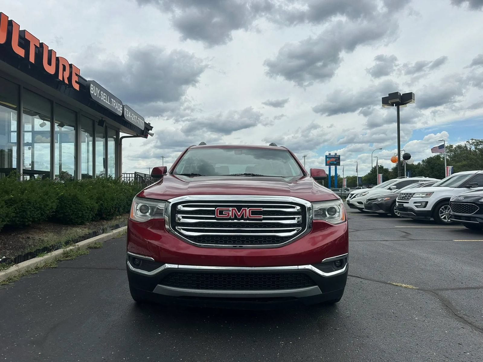 Used 2019 GMC Acadia SLE FWD image 2
