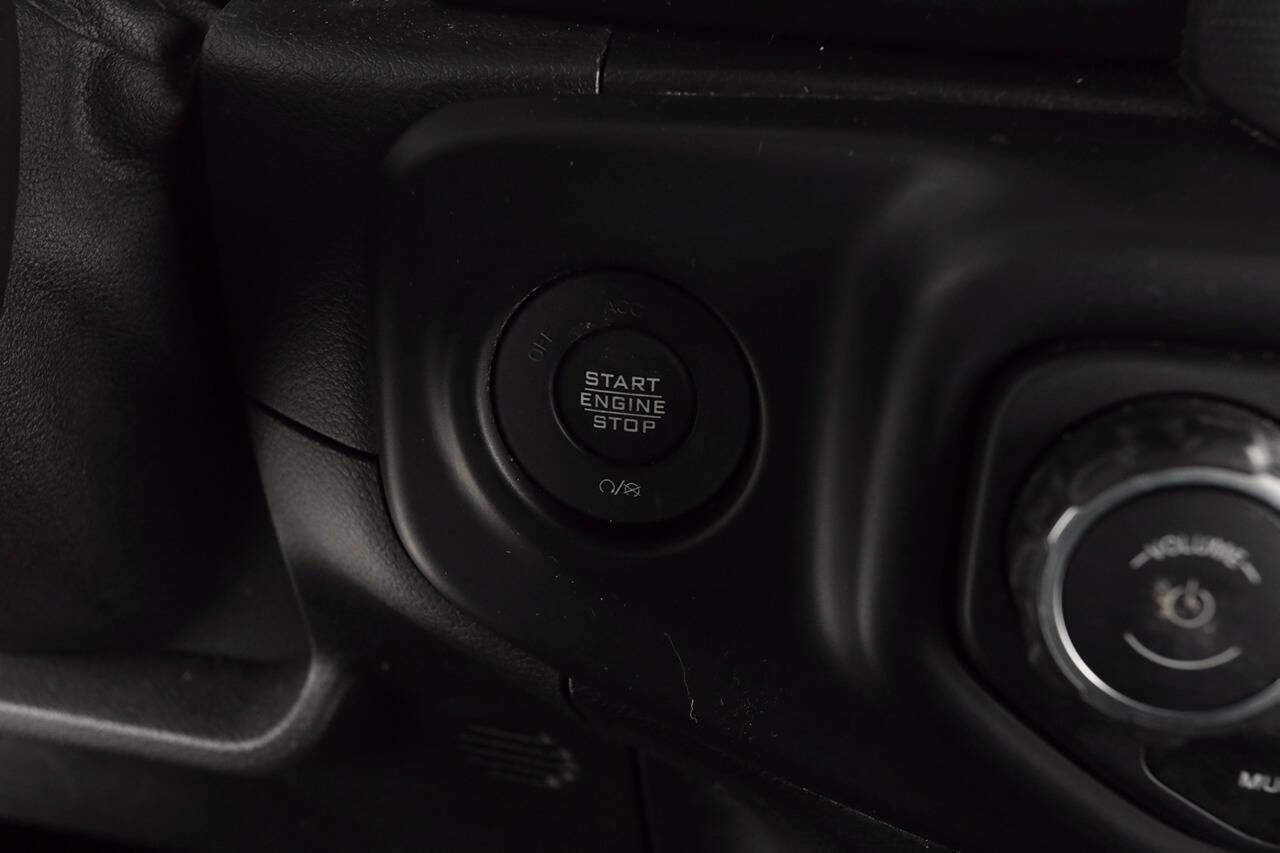 Used 2021 Jeep Wrangler Unlimited Sahara image 36