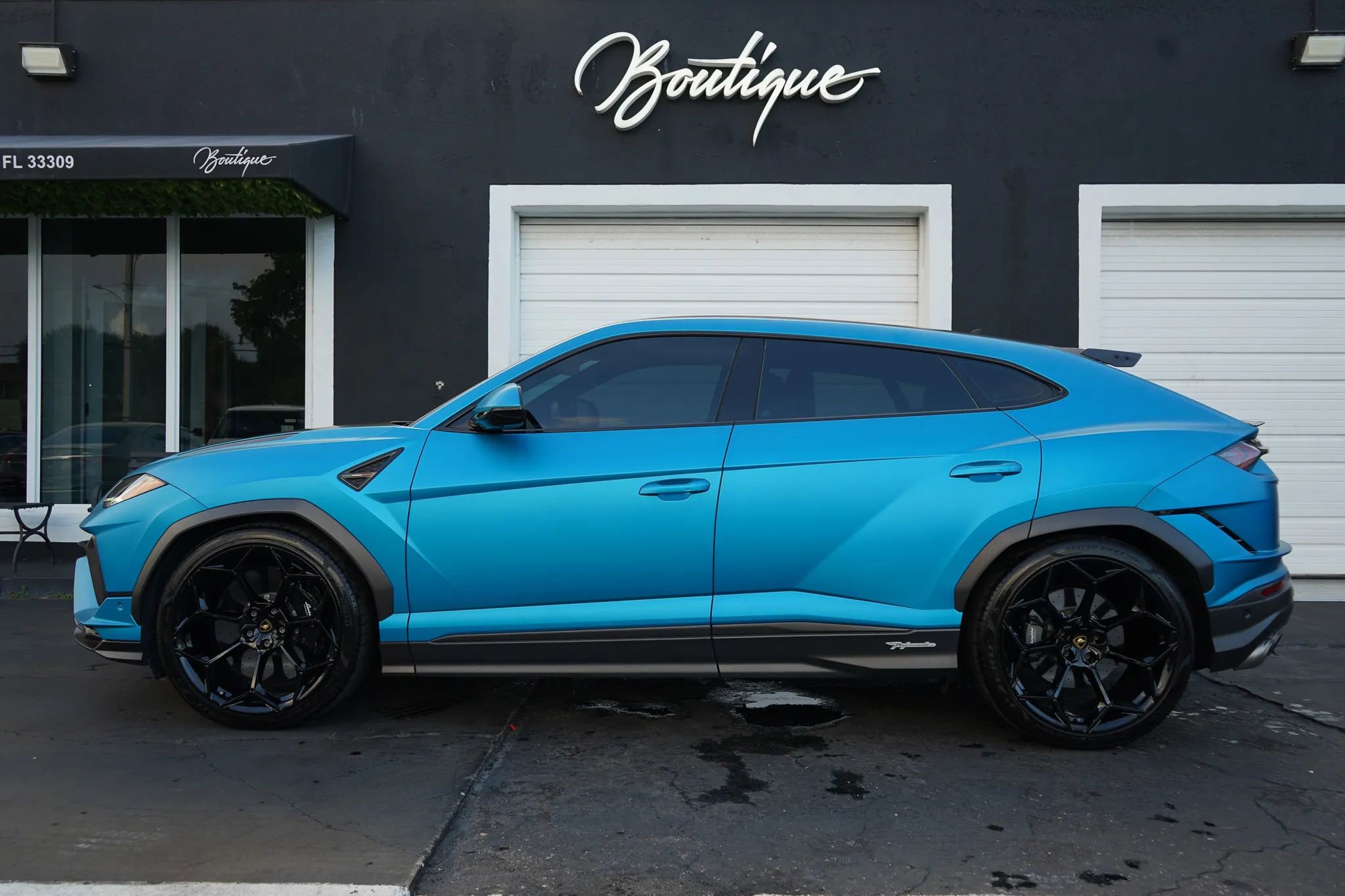 Used 2024 Lamborghini Urus Performante AWD/4WD image 23