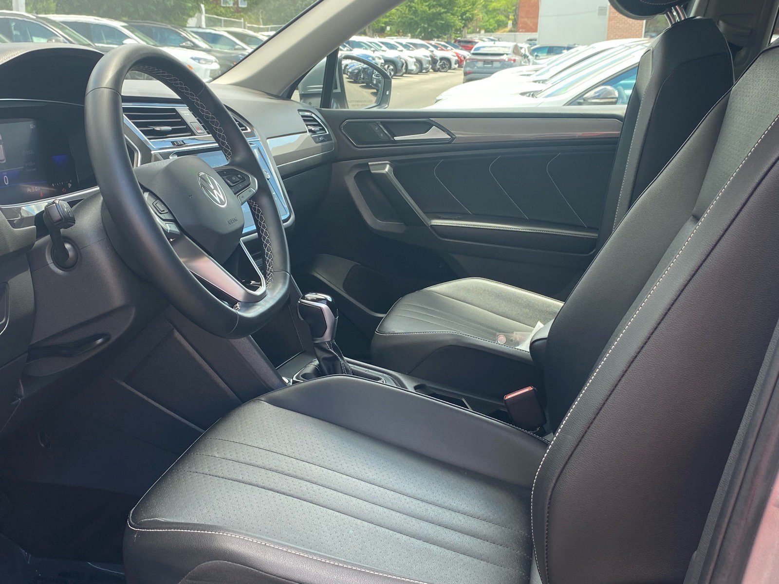 Certified 2023 Volkswagen Tiguan SE w/ Panoramic Sunroof Package FWD image 12