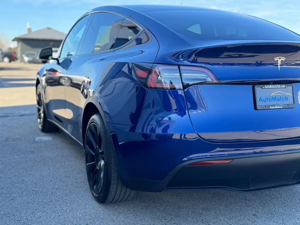 Used 2023 Tesla Model Y Long Range AWD/4WD image 39