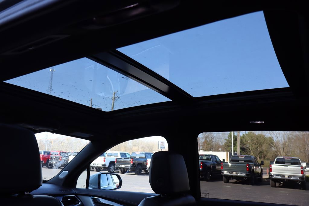 Used 2025 Cadillac XT6 Premium Luxury image 19