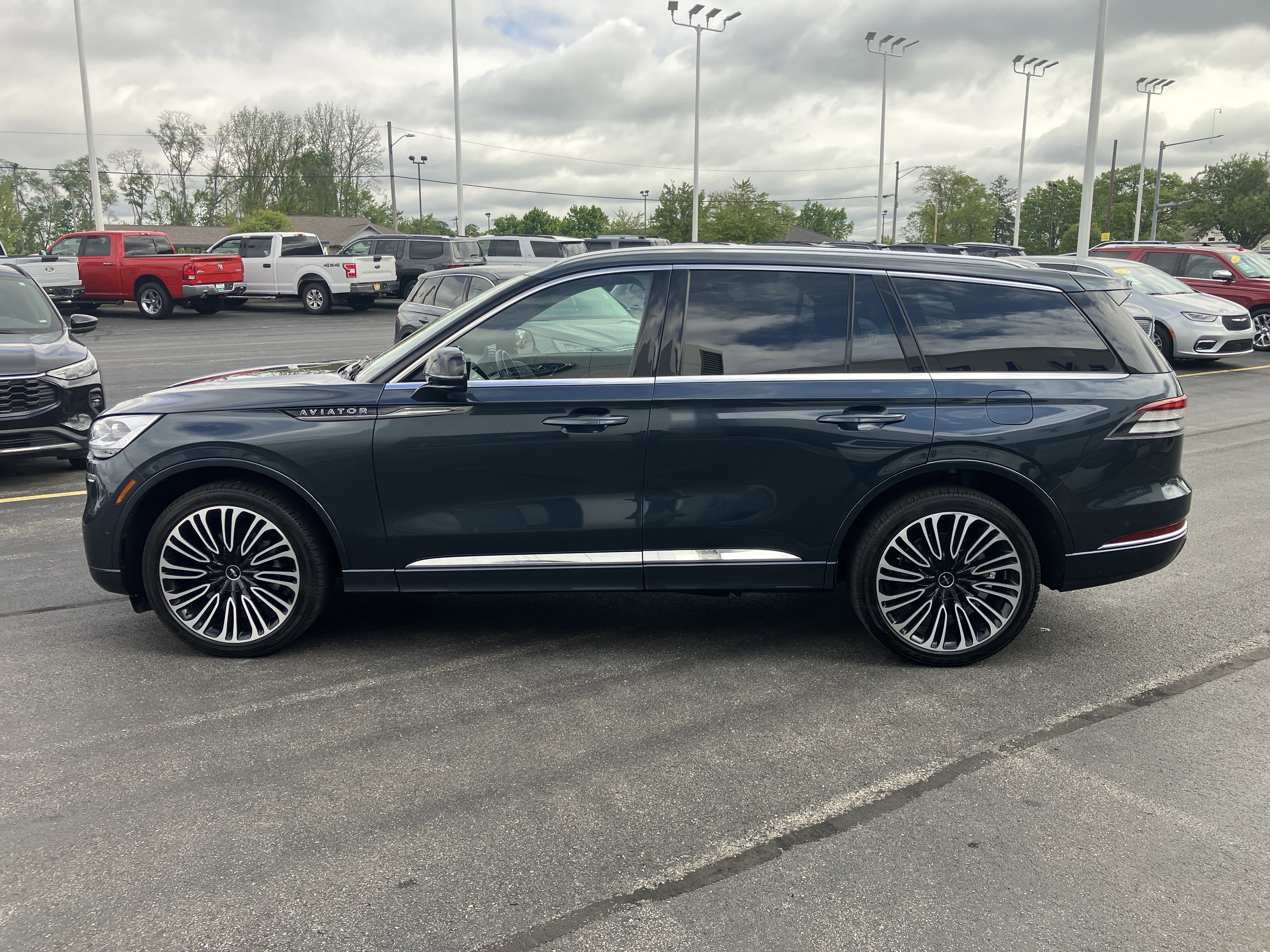Used 2023 Lincoln Aviator Black Label w/ Dynamic Handling Package AWD/4WD image 4