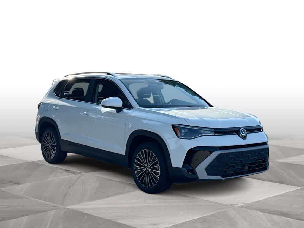 New 2026 Volkswagen Taos SE FWD image 2