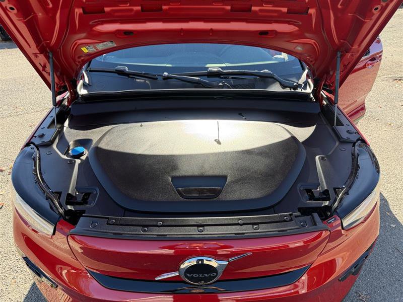 Used 2024 Volvo C40 P8 Recharge Ultimate w/ Protection Package Premier RWD image 18