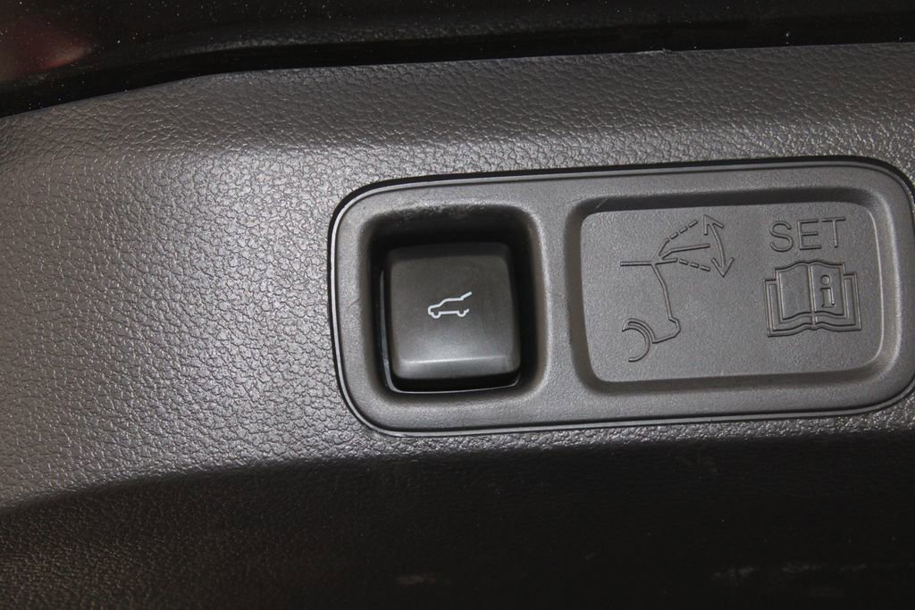 Used 2024 Ford Expedition Max XLT image 16